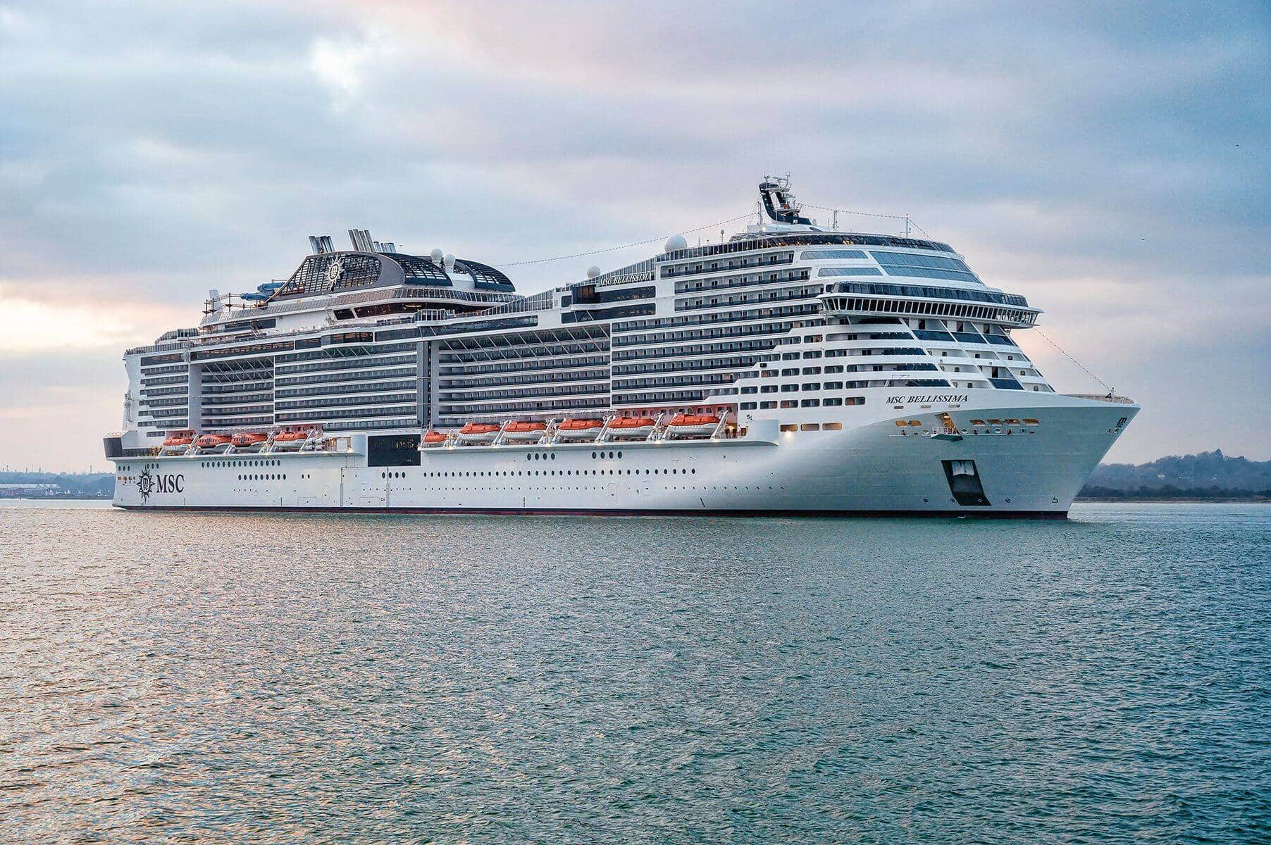 recien-estrenado-msc-bellisima-hizo-su-primera-escala-en-barcelona
