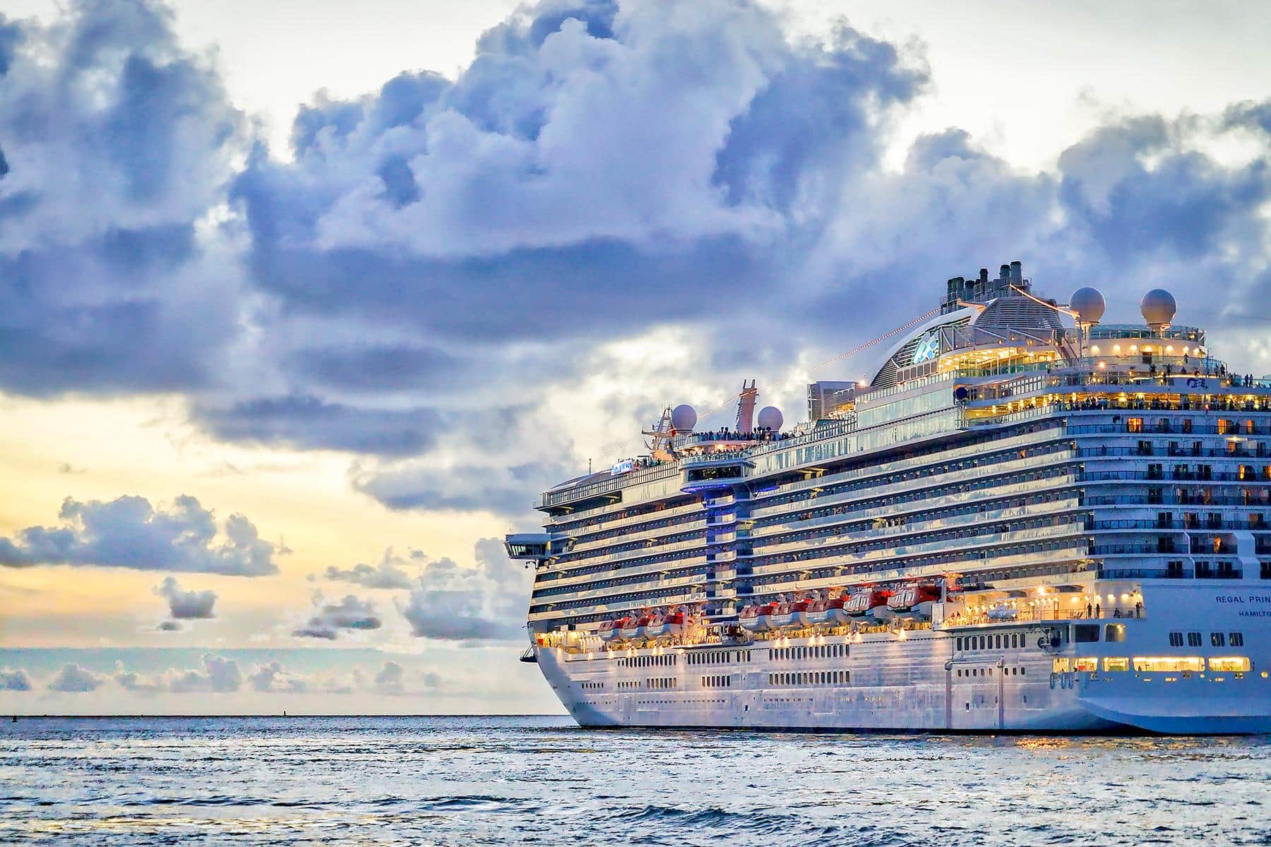 03_HERO__Cruise_peter-hansen-455710-unsplash