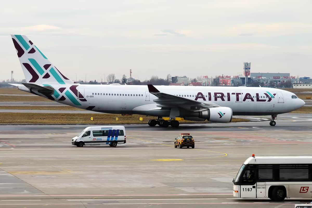 Air_Italy_EI-GGO_Airbus_A330-202_46906571434