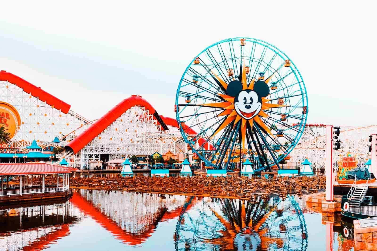 disneyland-tyler-nix-unsplash