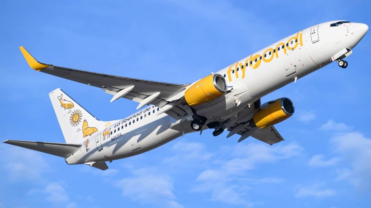Flybondi..