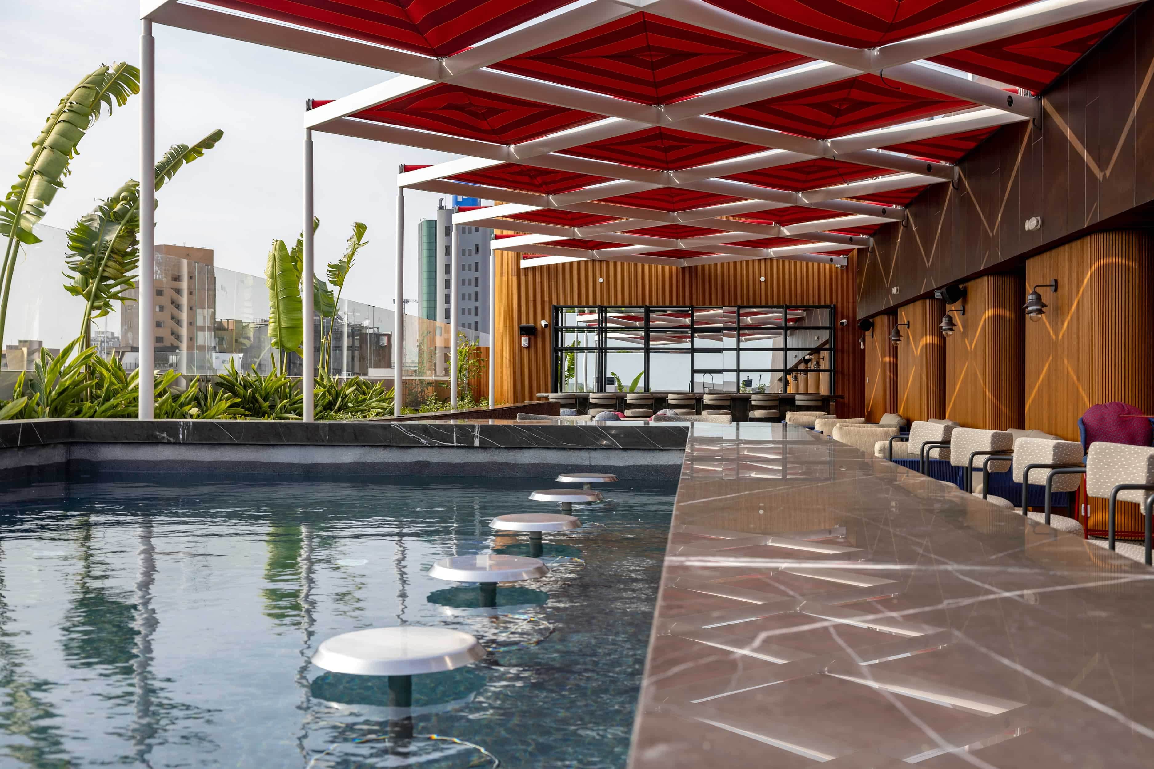 DoubleTree by Hilton Lima San Isidro Roof Top Piscina (1) (1)