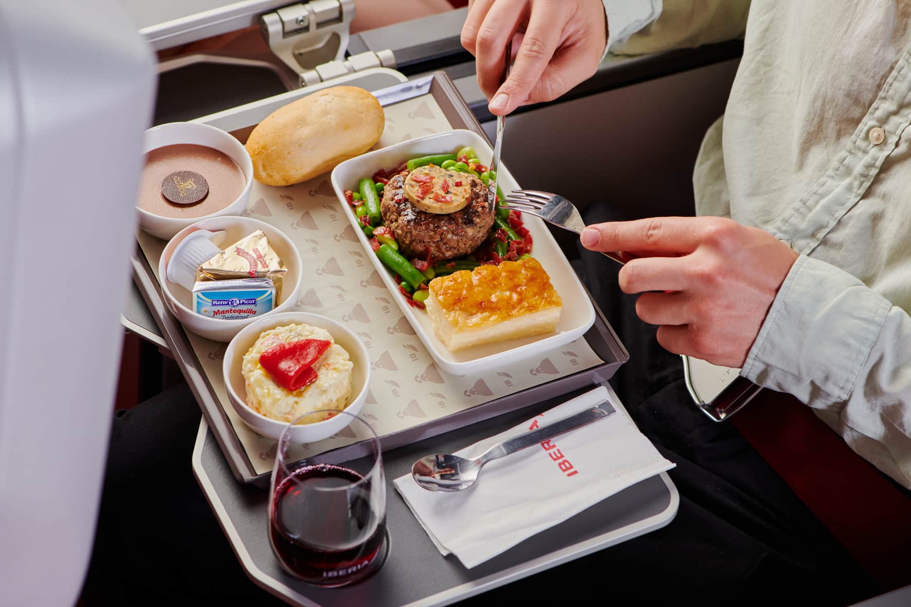 servicio-de-comida-a-bordo-de-Iberia-considerado-mejor-de-Europa-2