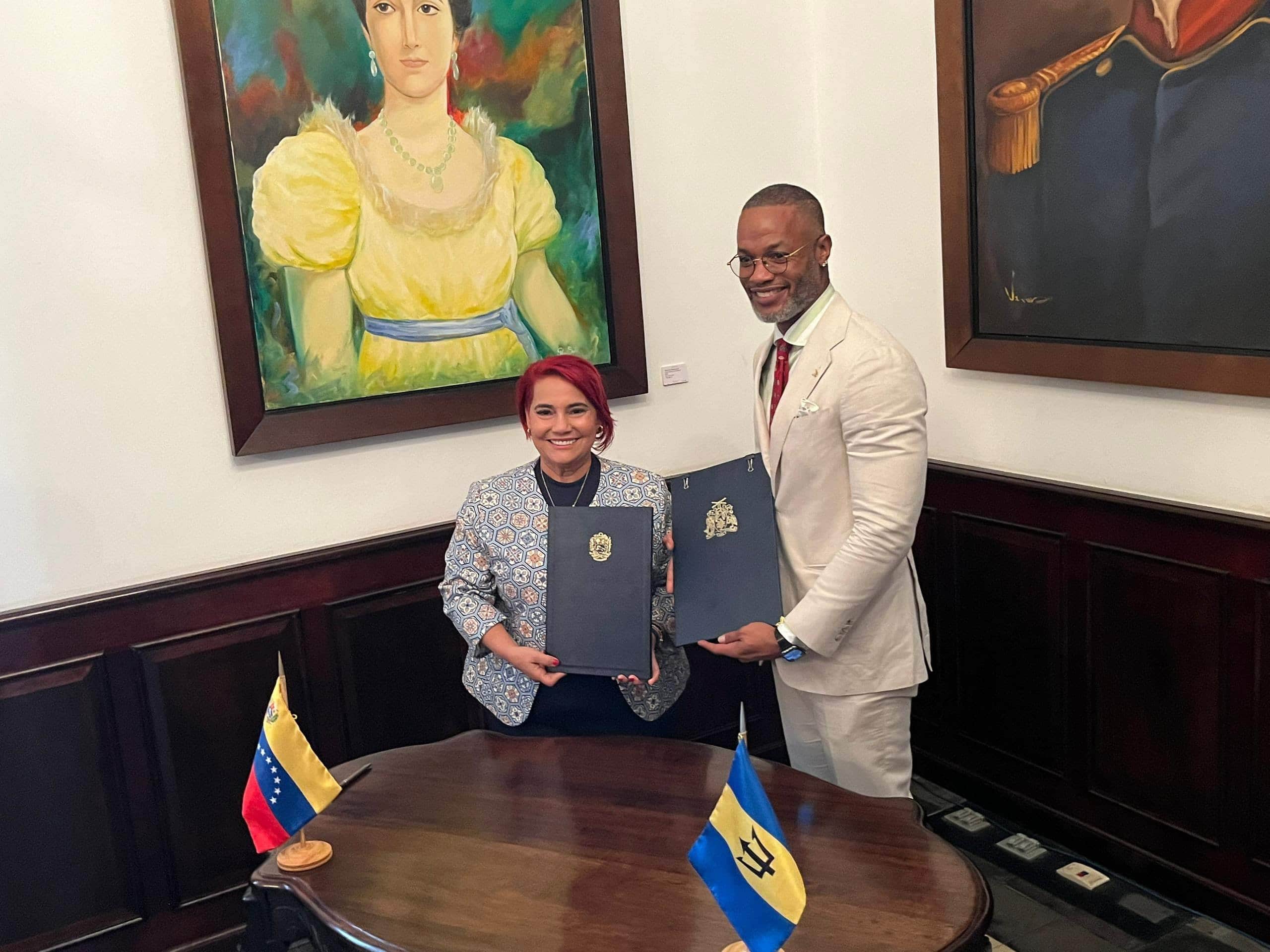 Barbados-y-Venezuela-firman-memorando-de-entendimiento-0