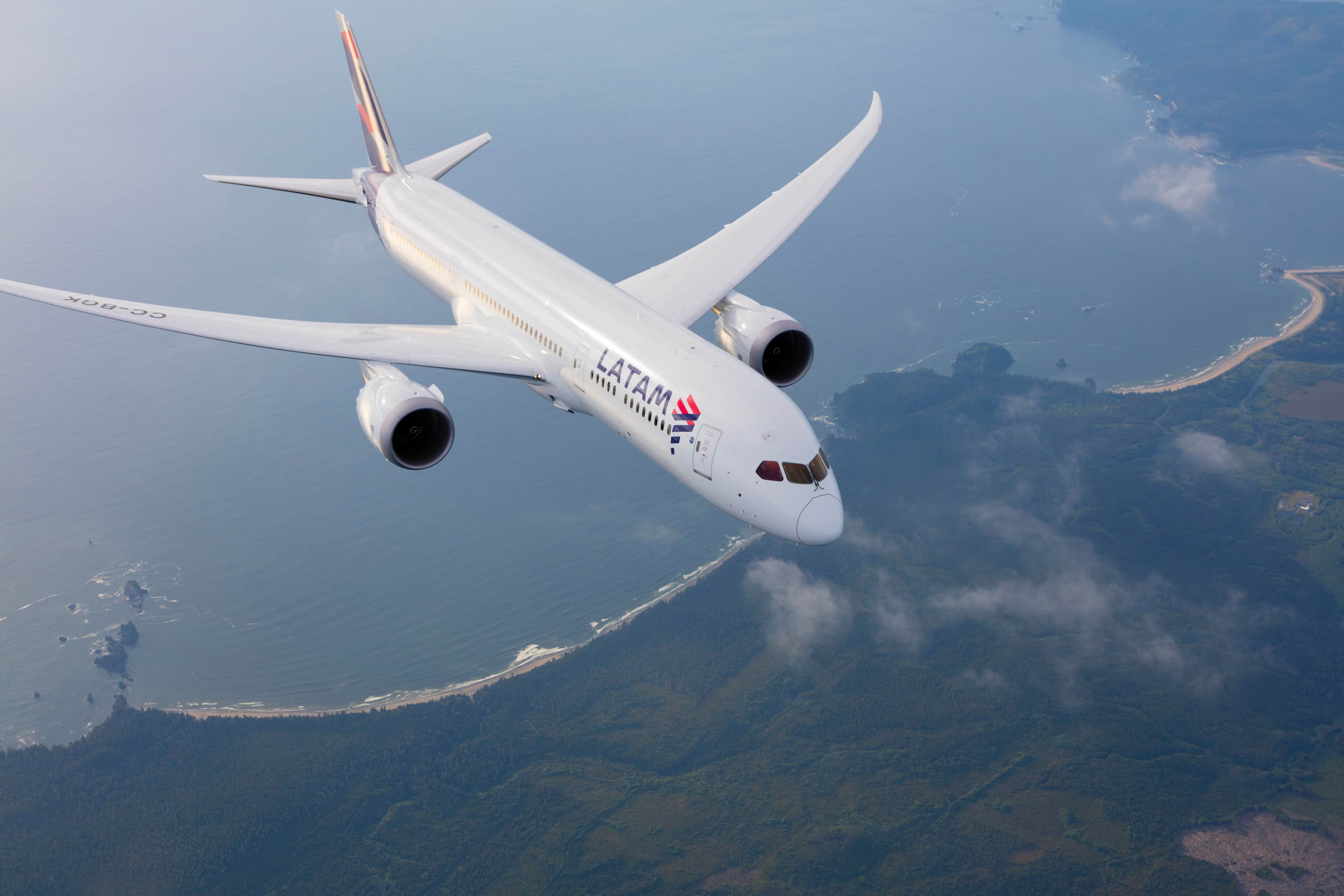 LATAM Boeing 787-9 Dreamliner