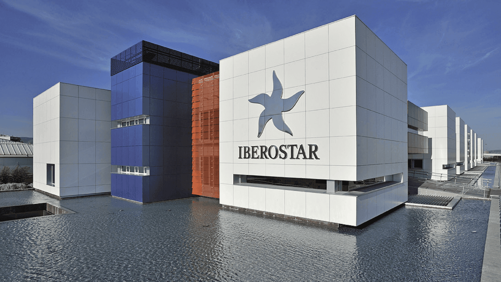 La cadena hotelera Iberostar dona 28.000 mascarillas y 88.000 guantes para ayudar a combatir el Covid-19 3