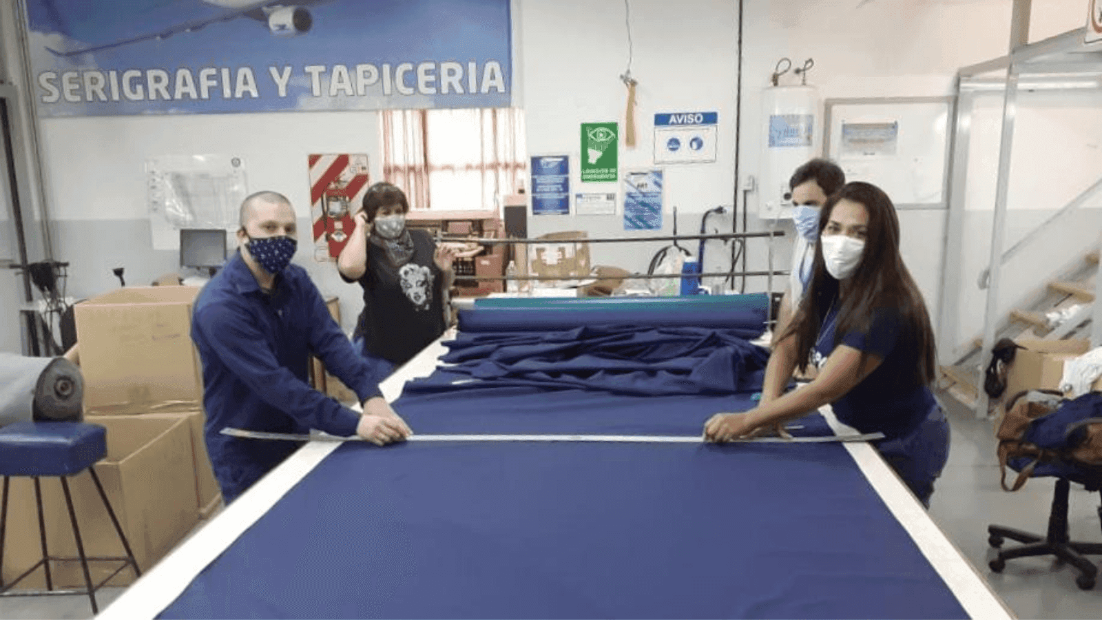 Aerolíneas Argentinas está confeccionando tapabocas para uso del personal y también donará a quienes más los necesiten en el país 7