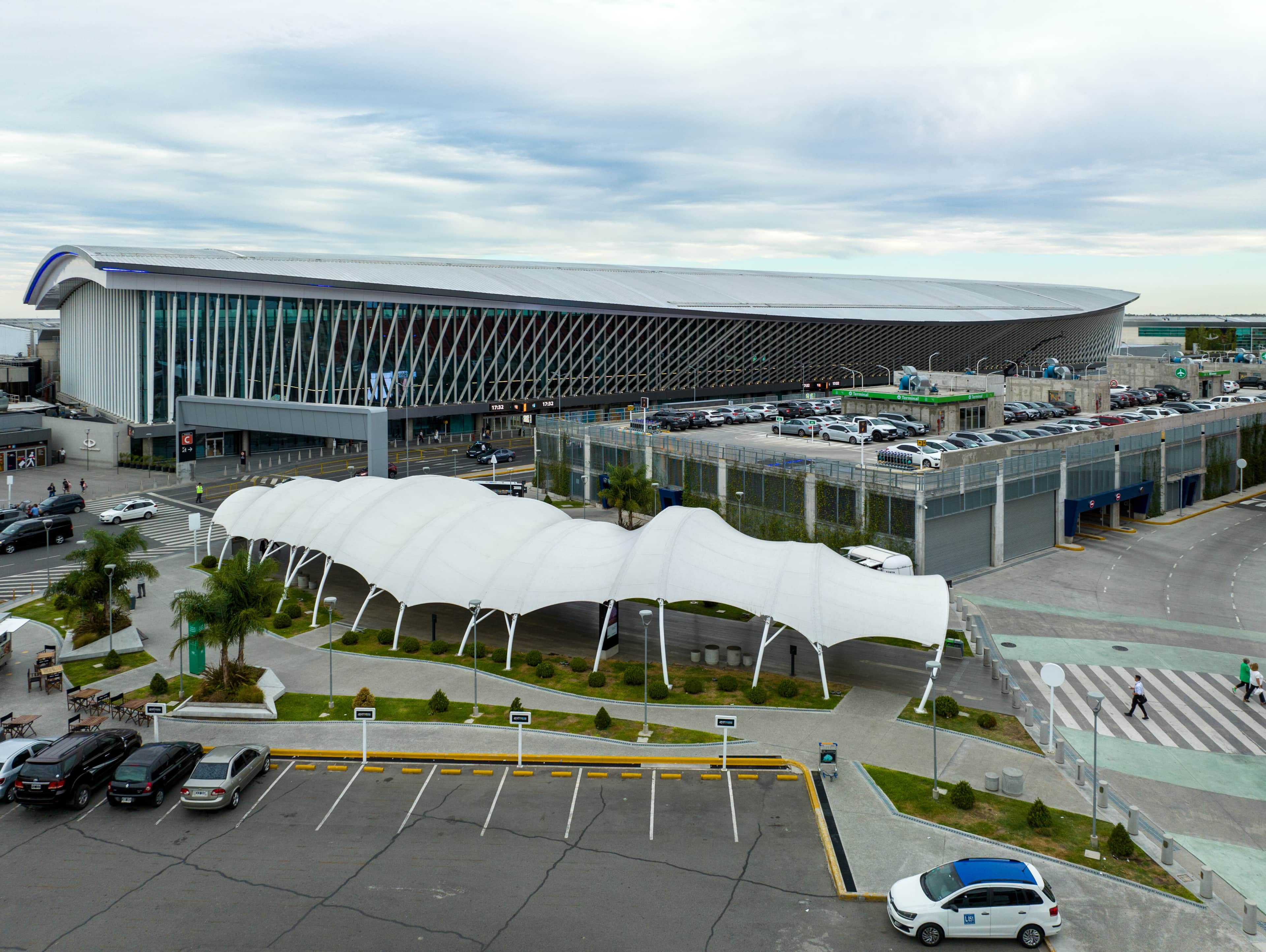 Aeropuerto-Internacional-Ezeiza-certificación-experiencia-pasajeros-1